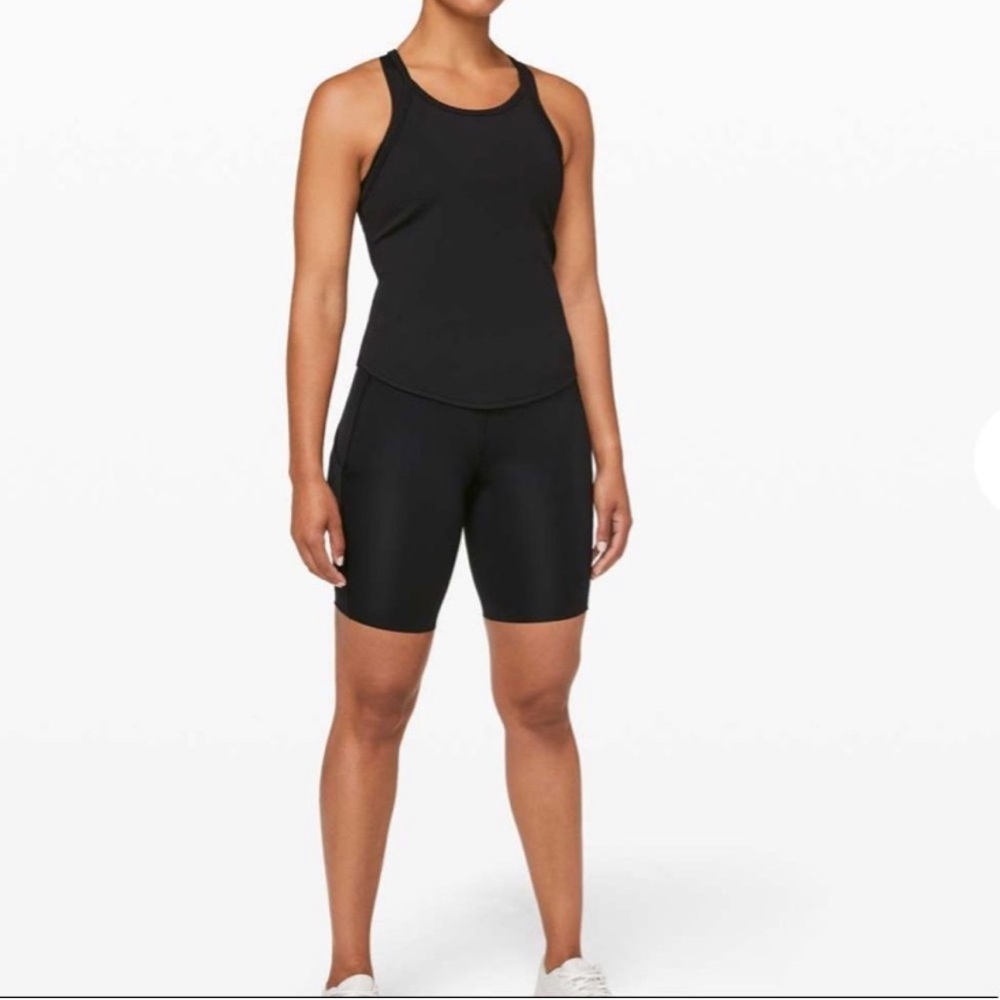 Lululemon x Barry’s 8” bike shorts size 6
